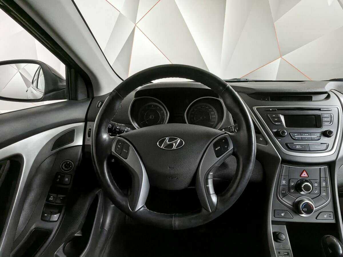 Купить Hyundai Elantra с пробегом. Фото: #14