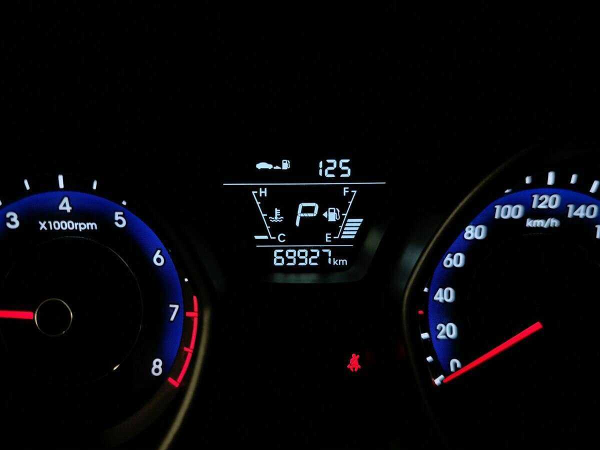 Купить Hyundai Elantra с пробегом. Фото: #15