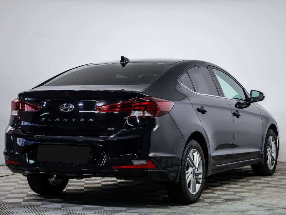 Купить Hyundai Elantra с пробегом. Фото: #3