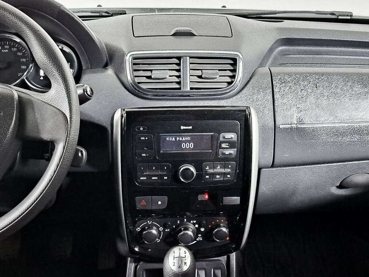 Купить Nissan Terrano с пробегом. Фото: #10