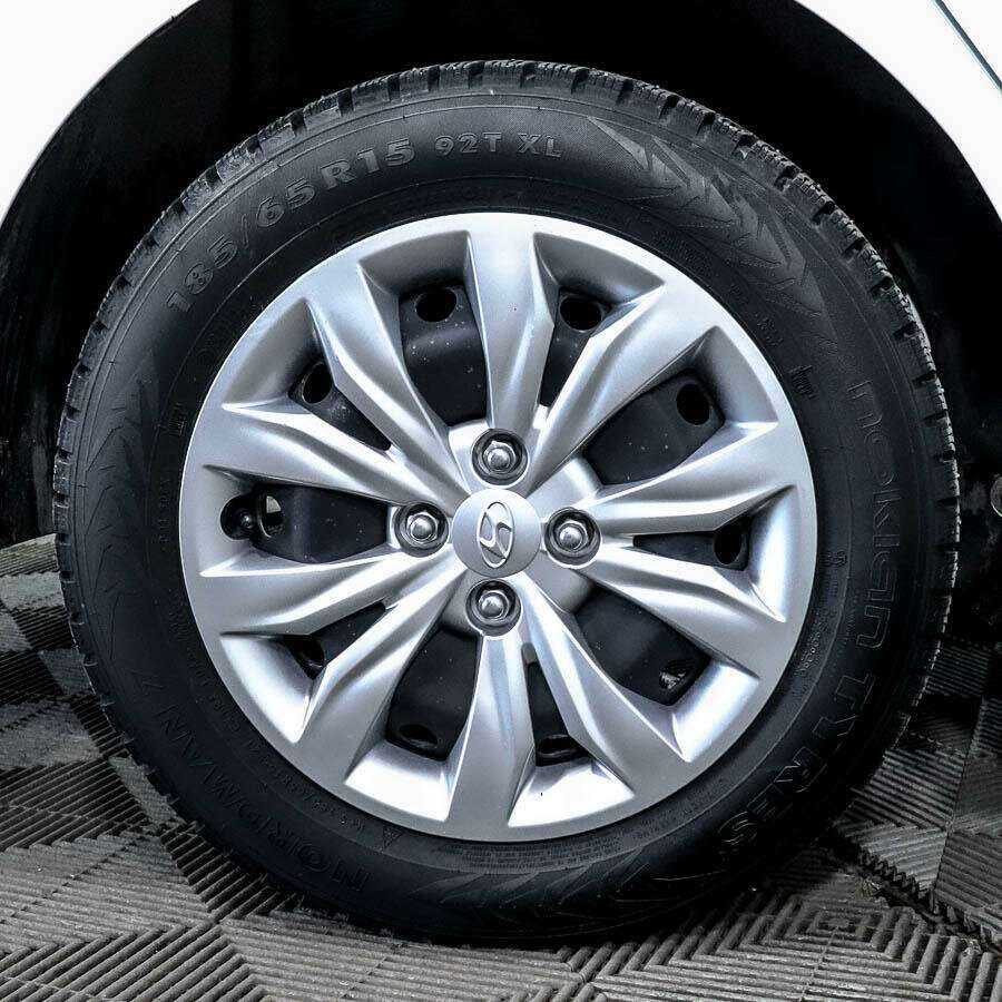 Купить Hyundai Solaris с пробегом. Фото: #13