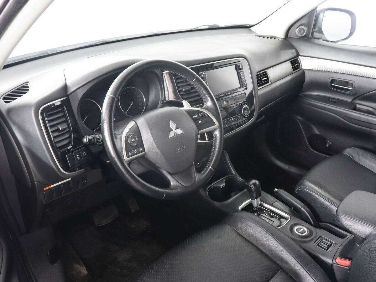 Купить Mitsubishi Outlander с пробегом. Фото: #8