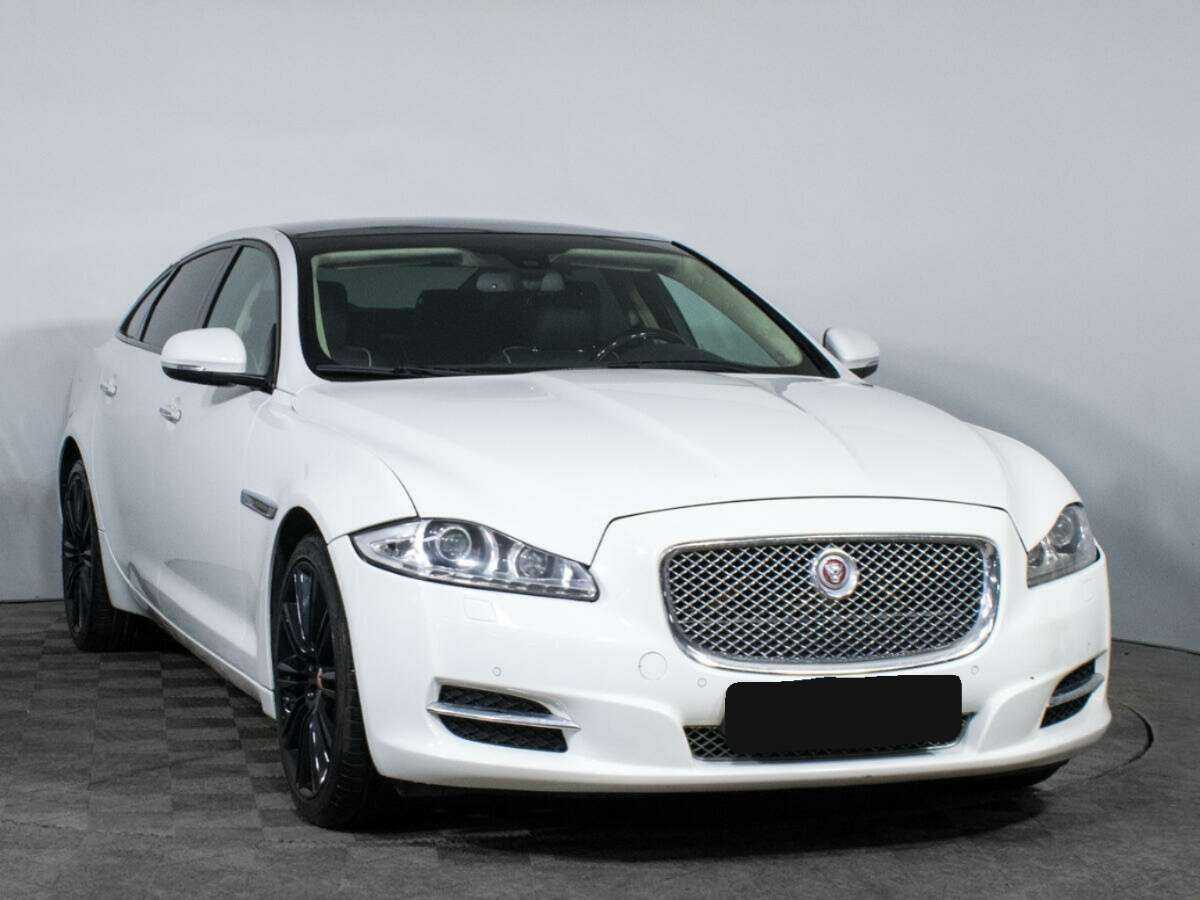 Купить Jaguar XJ с пробегом. Фото: #2