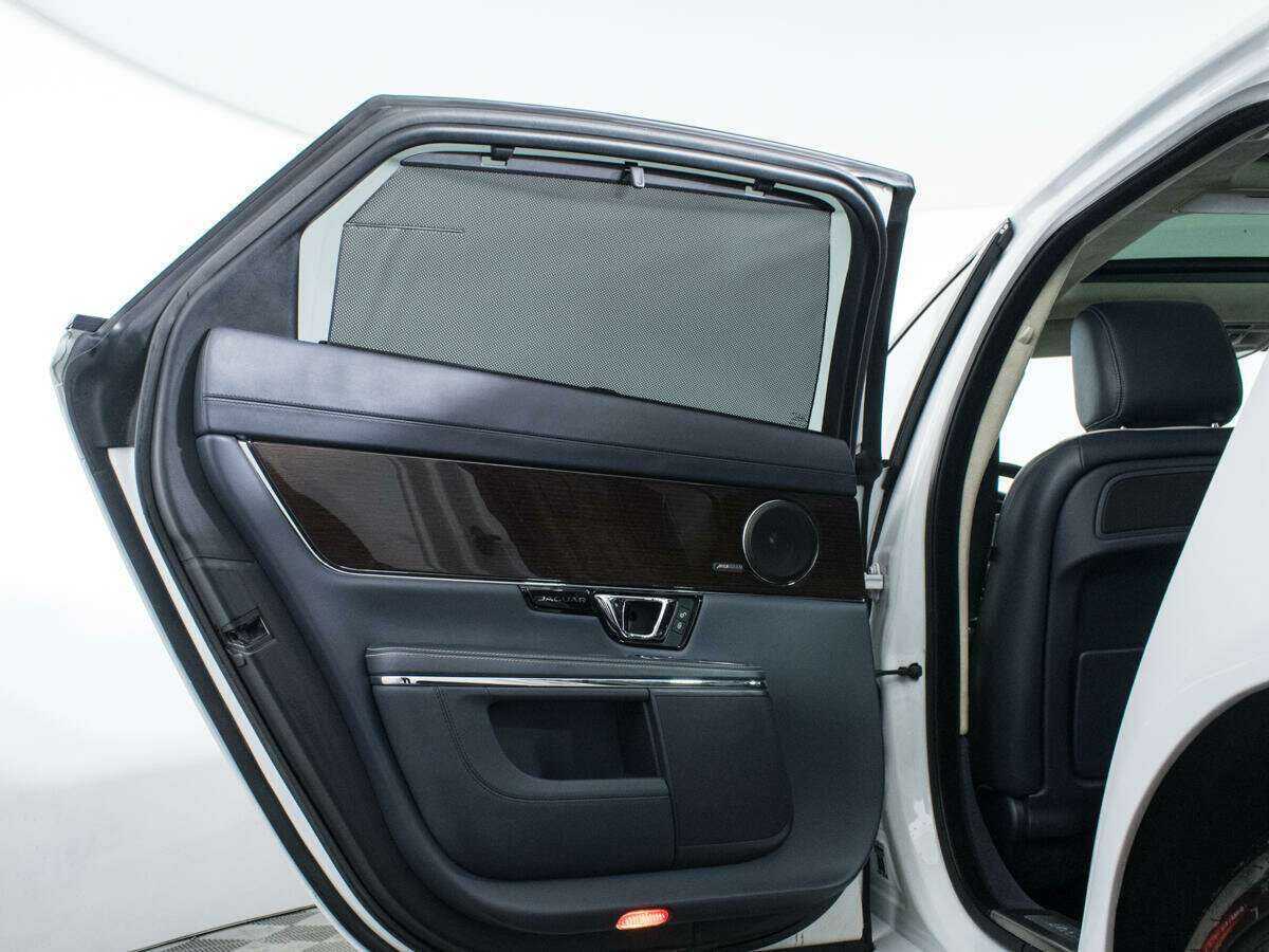 Купить Jaguar XJ с пробегом. Фото: #15