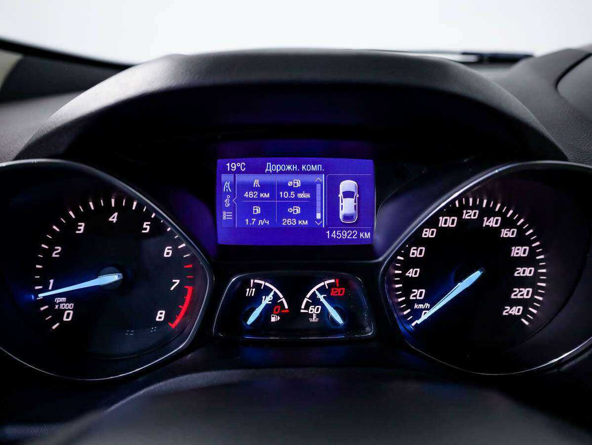 Купить Ford Kuga с пробегом. Фото: #9