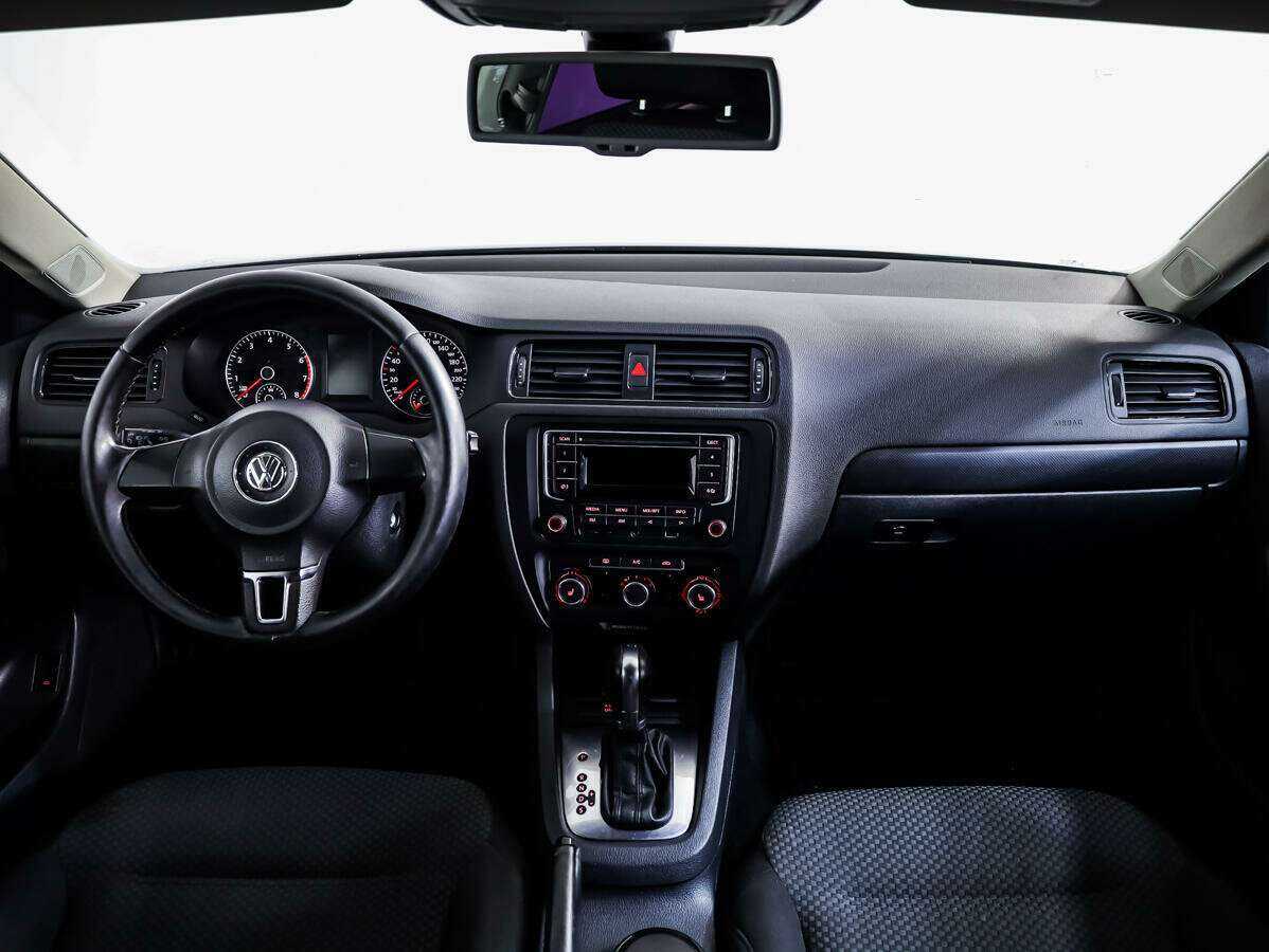 Купить Volkswagen Jetta с пробегом. Фото: #8