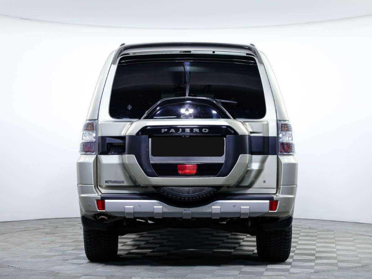 Купить Mitsubishi Pajero с пробегом. Фото: #4