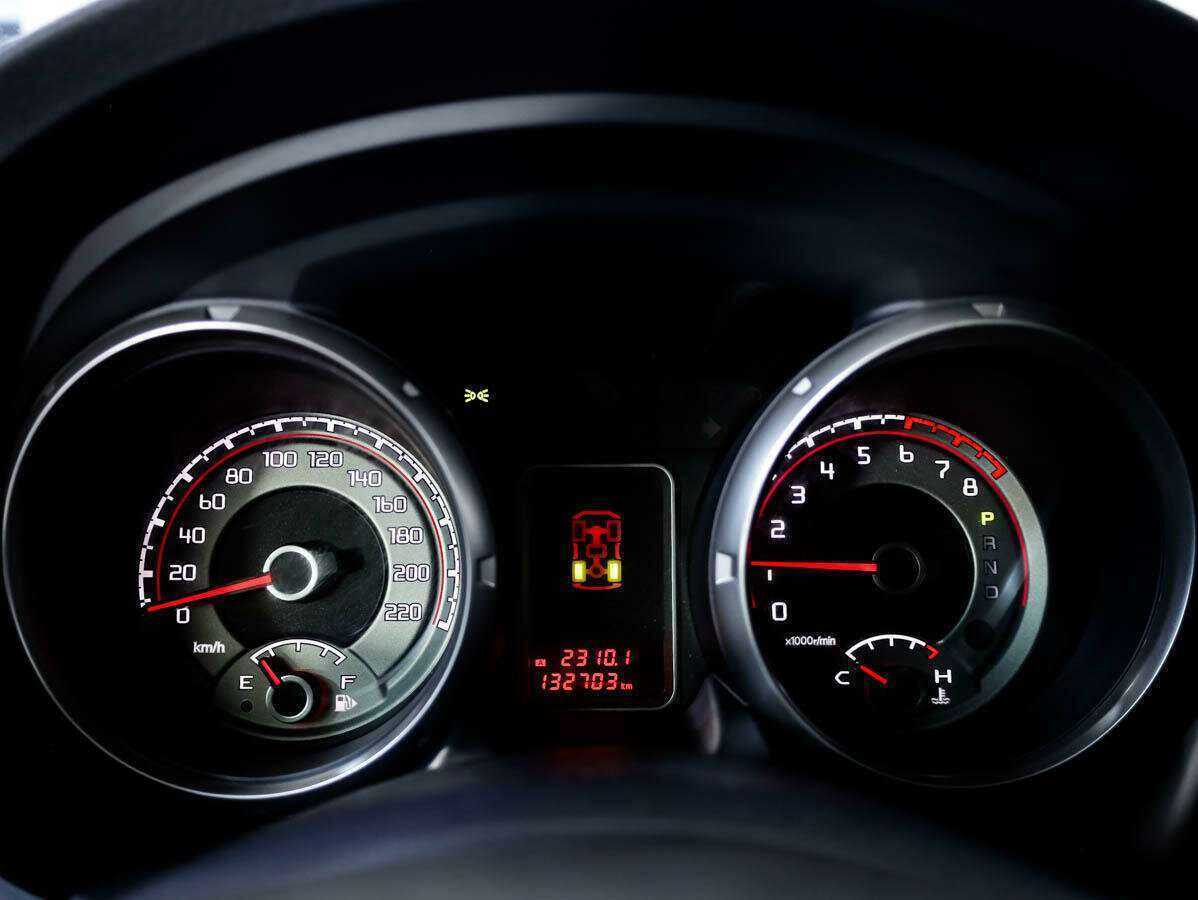 Купить Mitsubishi Pajero с пробегом. Фото: #9