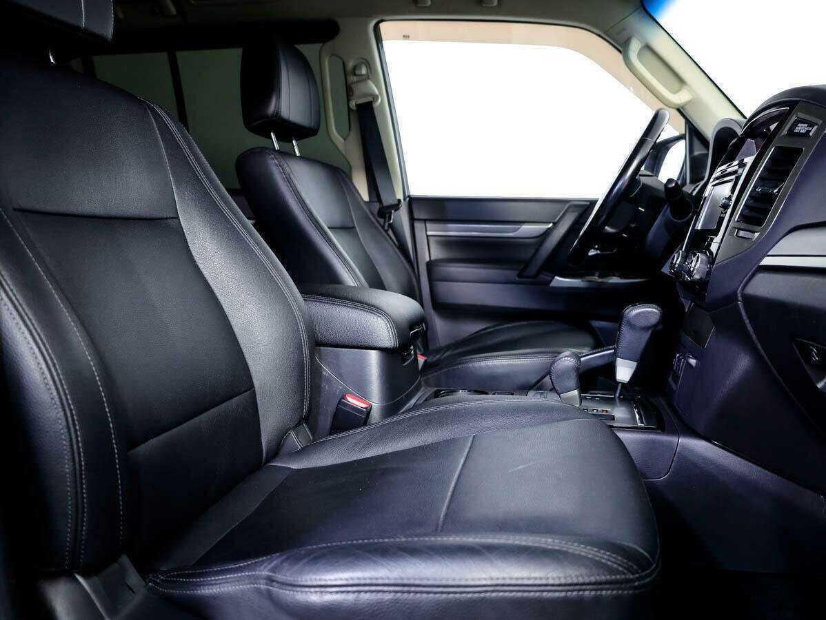 Купить Mitsubishi Pajero с пробегом. Фото: #10