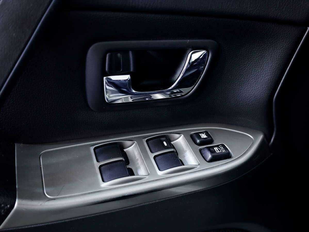Купить Mitsubishi Pajero с пробегом. Фото: #13
