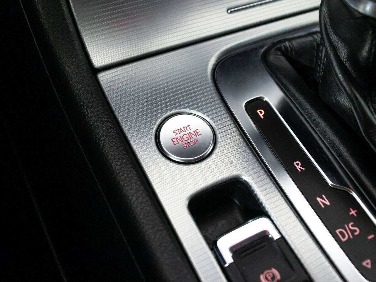 Купить Volkswagen Touareg с пробегом. Фото: #18