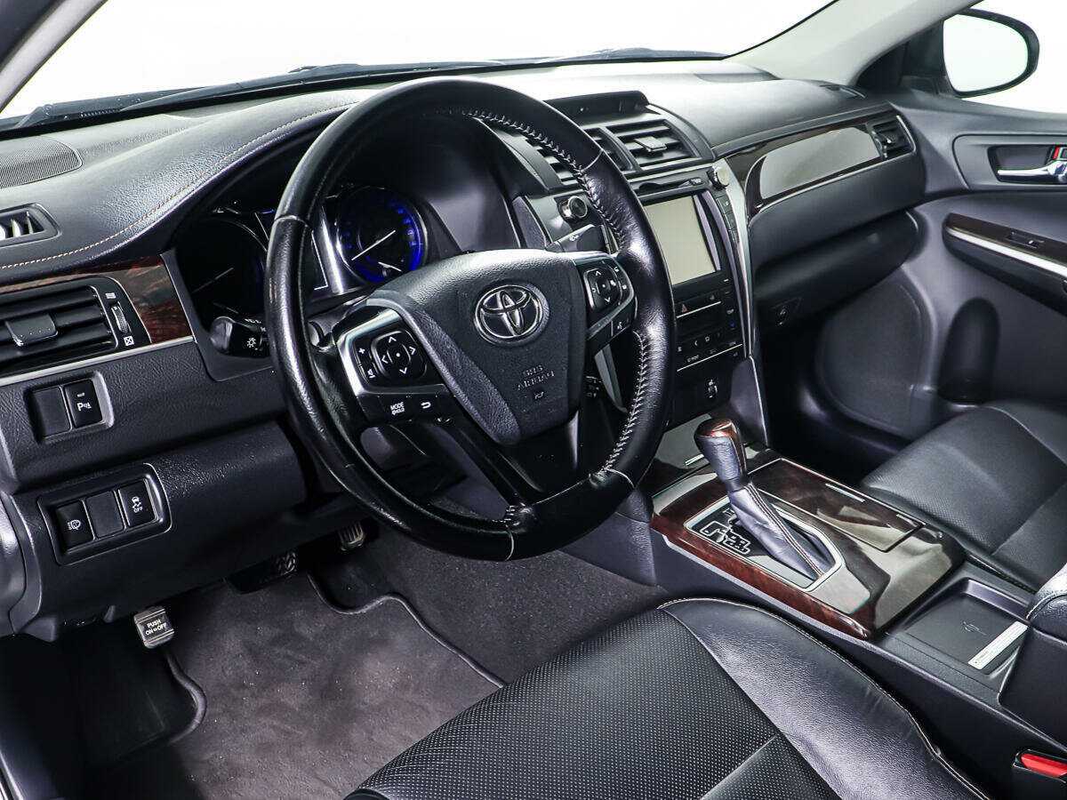 Купить Toyota Camry с пробегом. Фото: #5