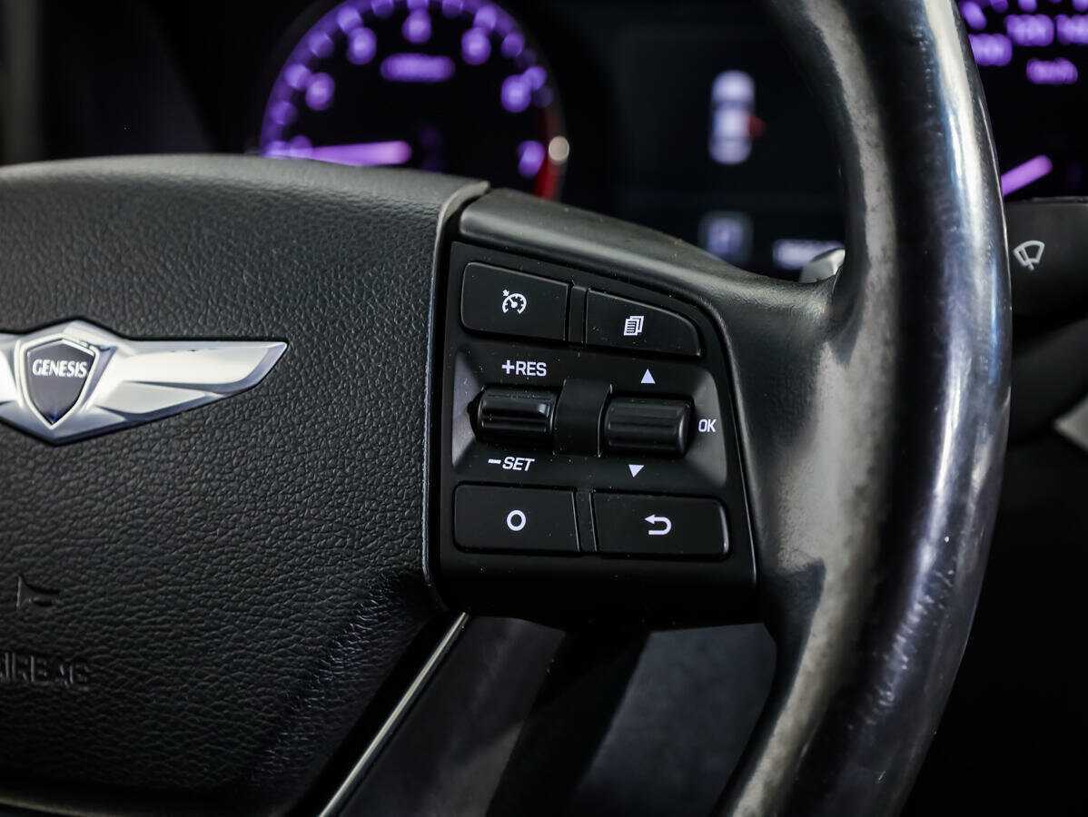 Купить Hyundai Genesis с пробегом. Фото: #10