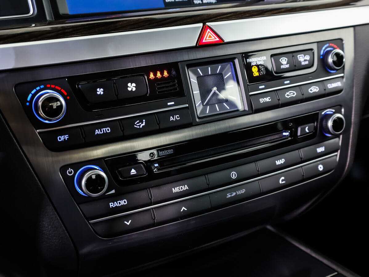 Купить Hyundai Genesis с пробегом. Фото: #14