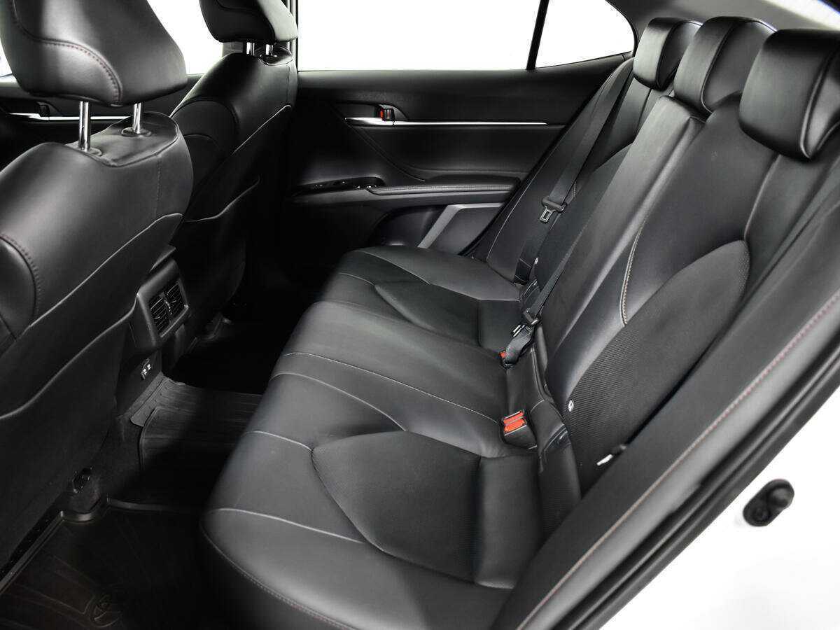 Купить Toyota Camry с пробегом. Фото: #9