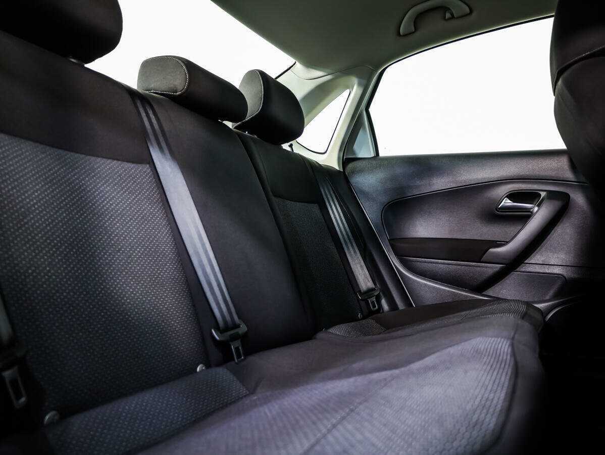 Купить Volkswagen Polo с пробегом. Фото: #10