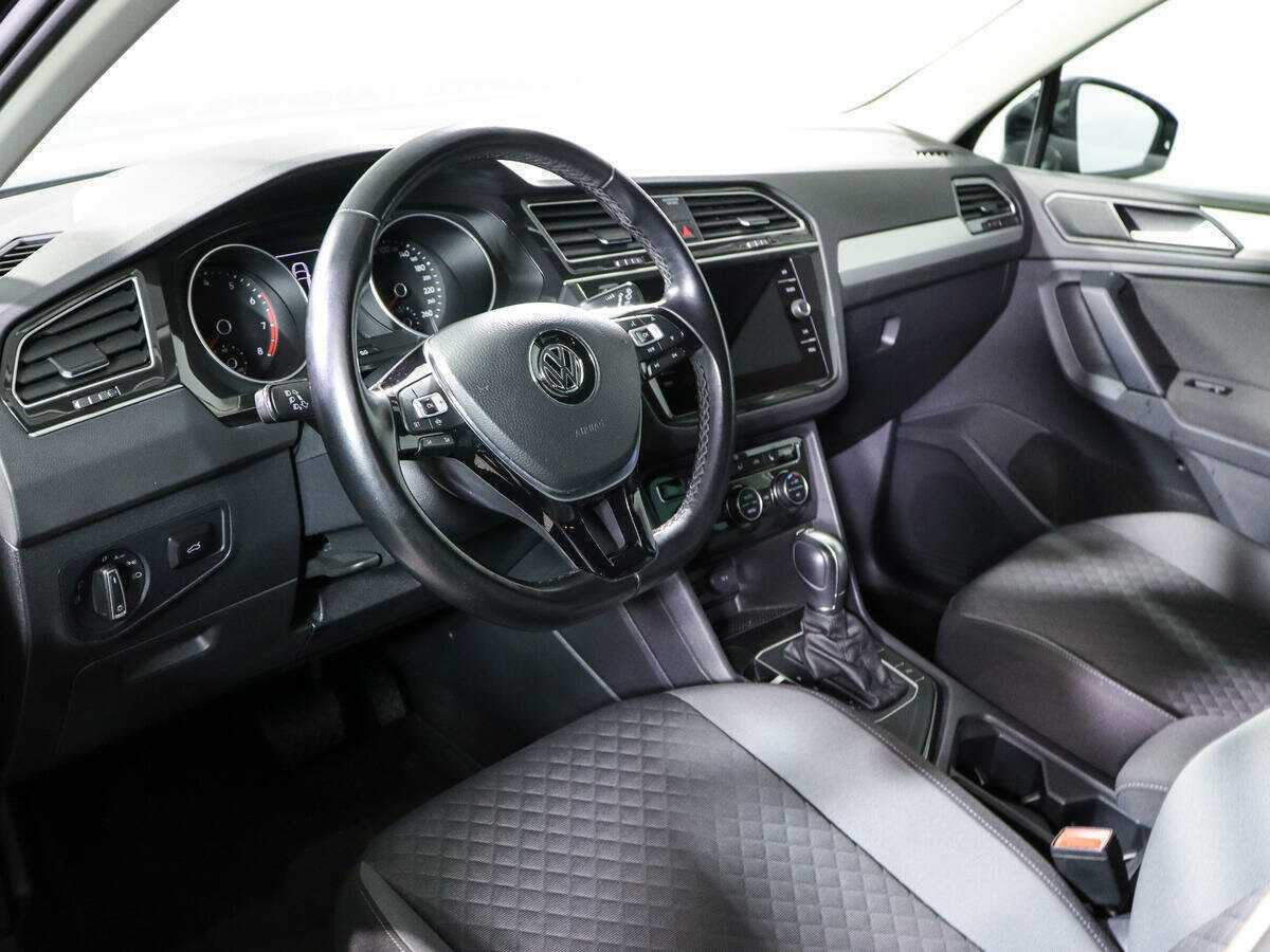 Купить Volkswagen Tiguan с пробегом. Фото: #11