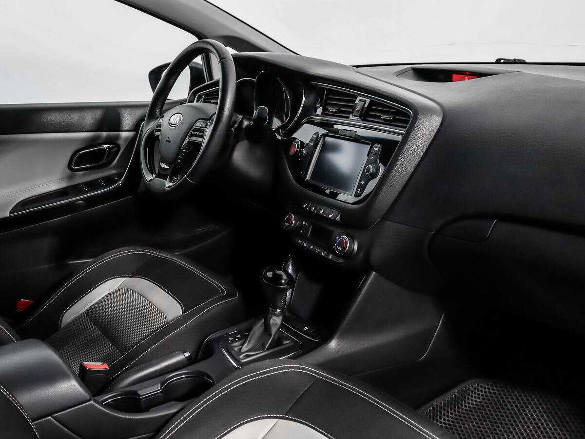 Купить Kia Ceed с пробегом. Фото: #11