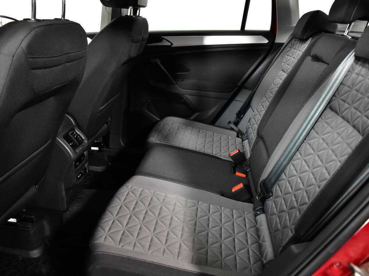 Купить Volkswagen Tiguan с пробегом. Фото: #9
