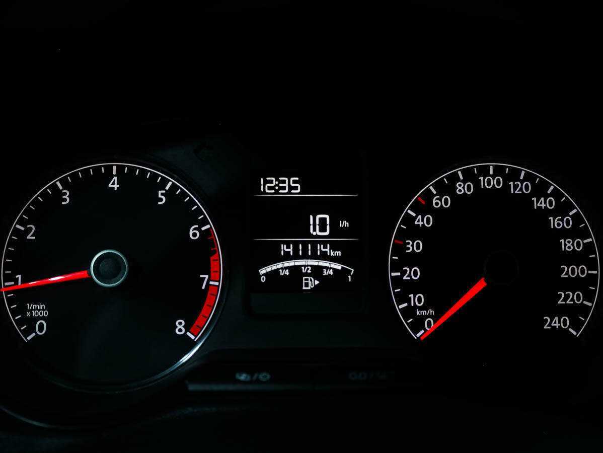 Купить Volkswagen Polo с пробегом. Фото: #8