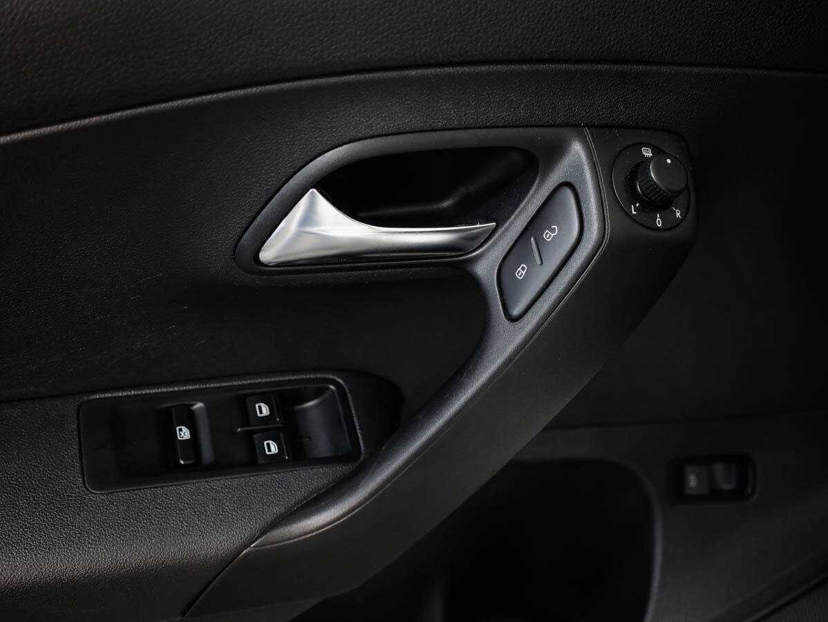 Купить Volkswagen Polo с пробегом. Фото: #15