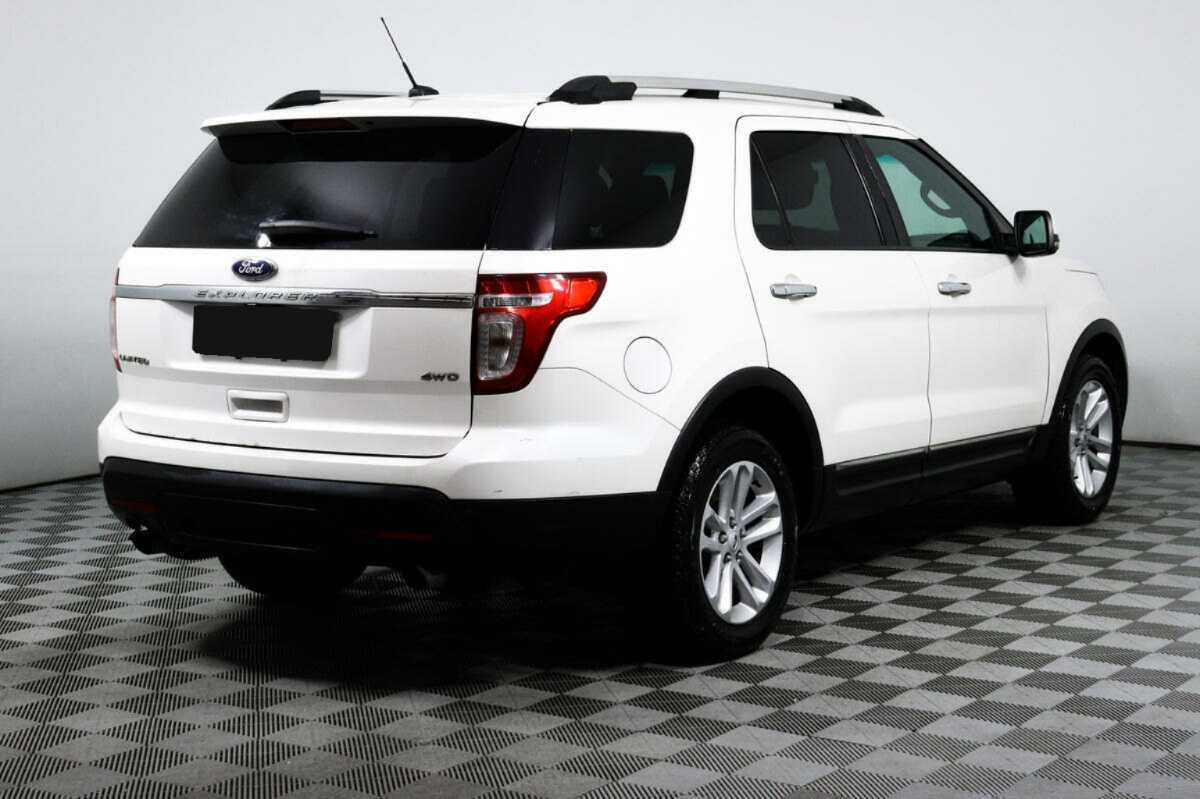 Купить Ford Explorer с пробегом. Фото: #4