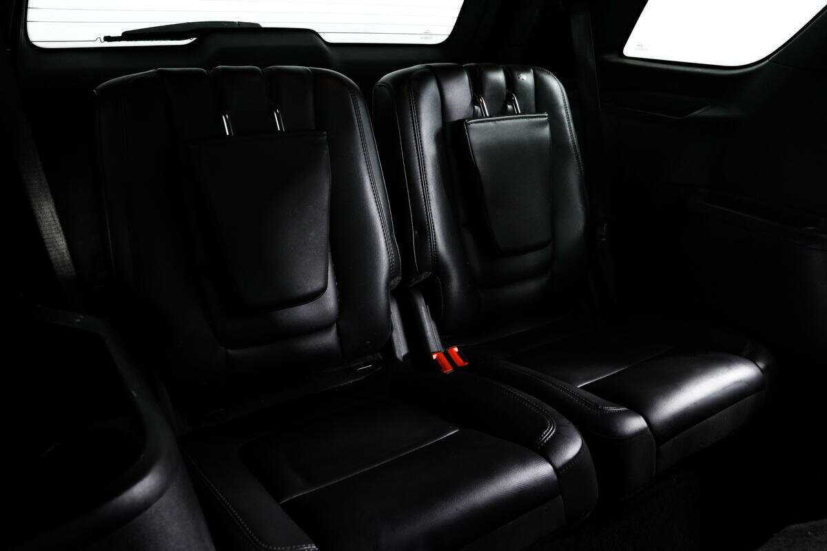 Купить Ford Explorer с пробегом. Фото: #13