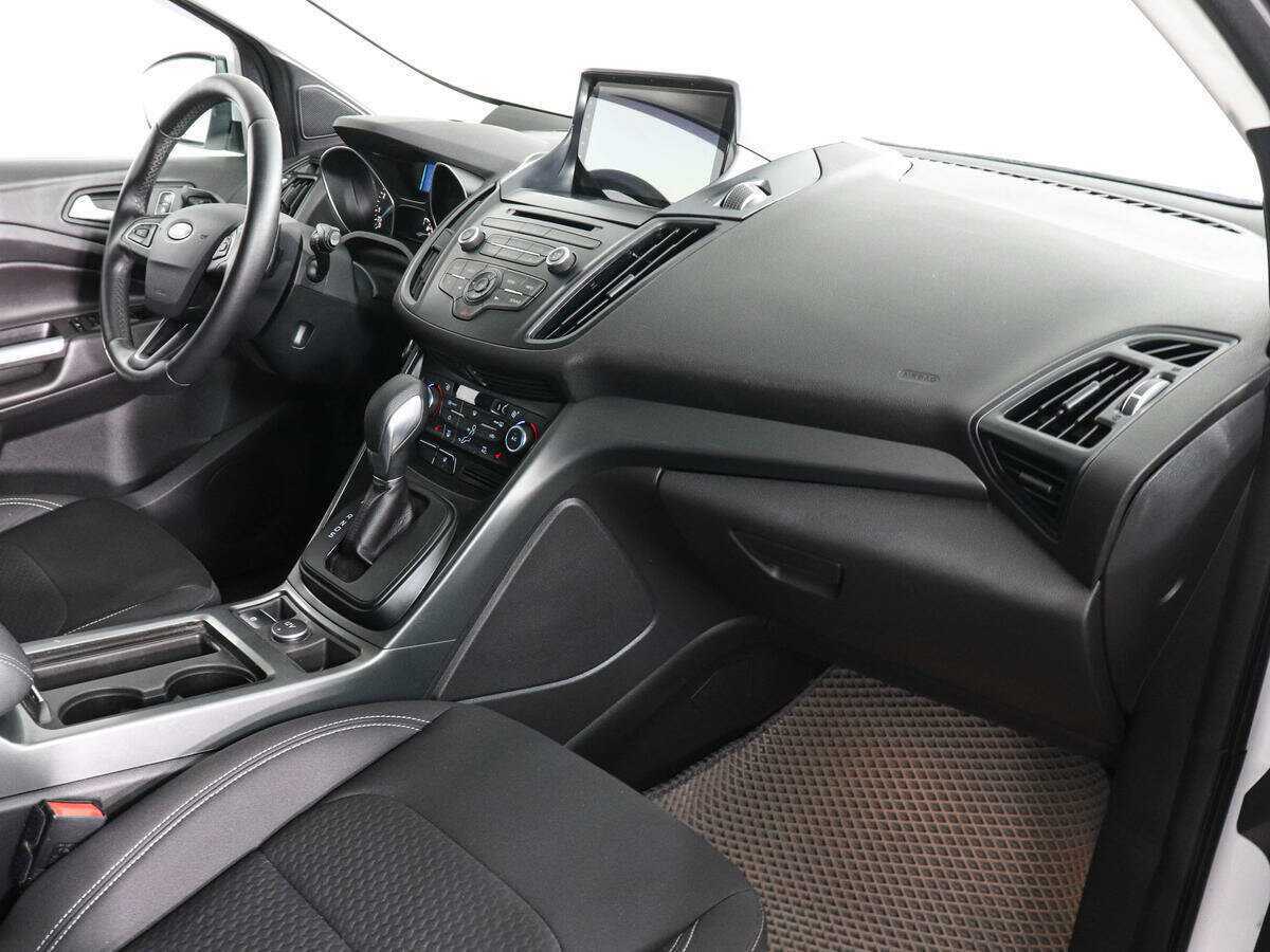 Купить Ford Kuga с пробегом. Фото: #9