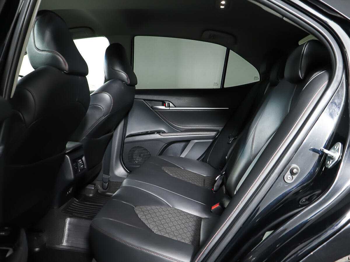 Купить Toyota Camry с пробегом. Фото: #9