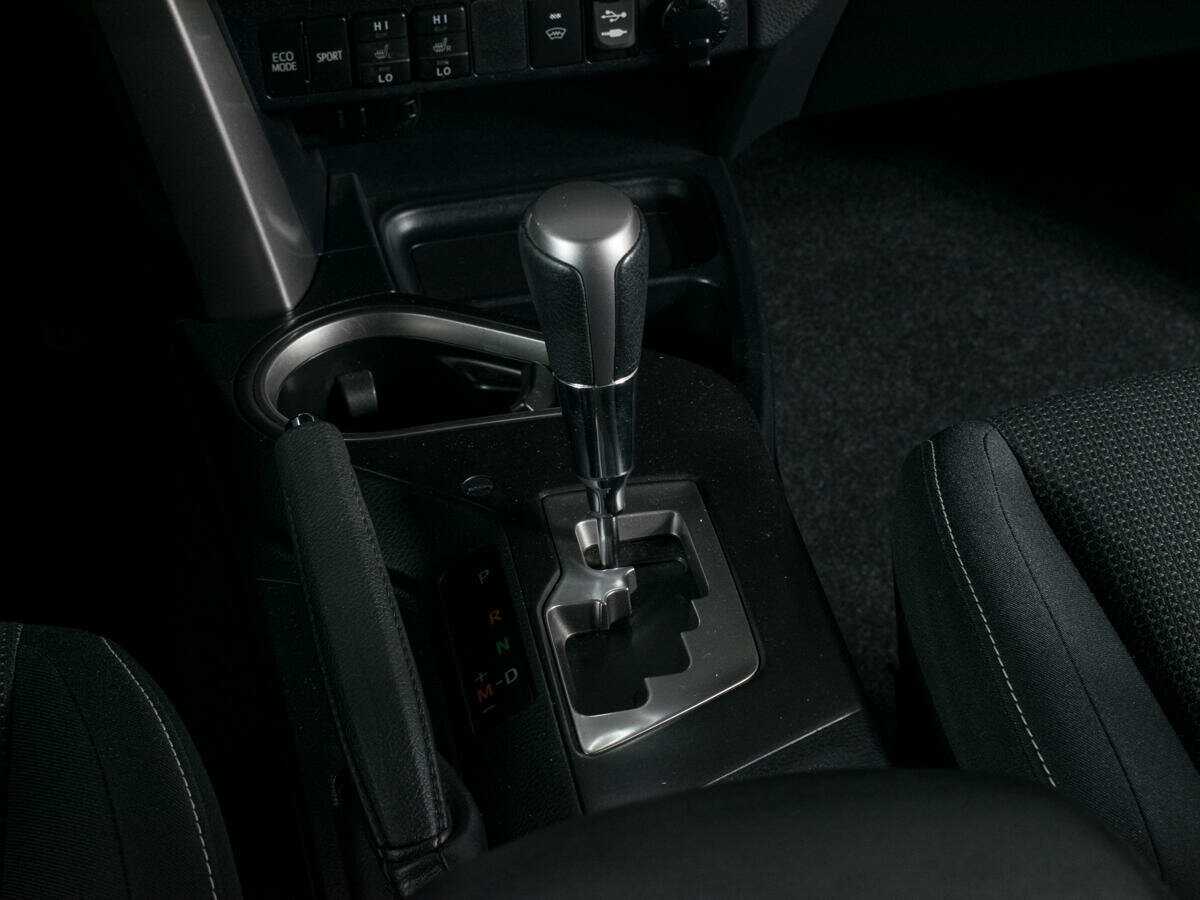 Купить Toyota RAV4 с пробегом. Фото: #14