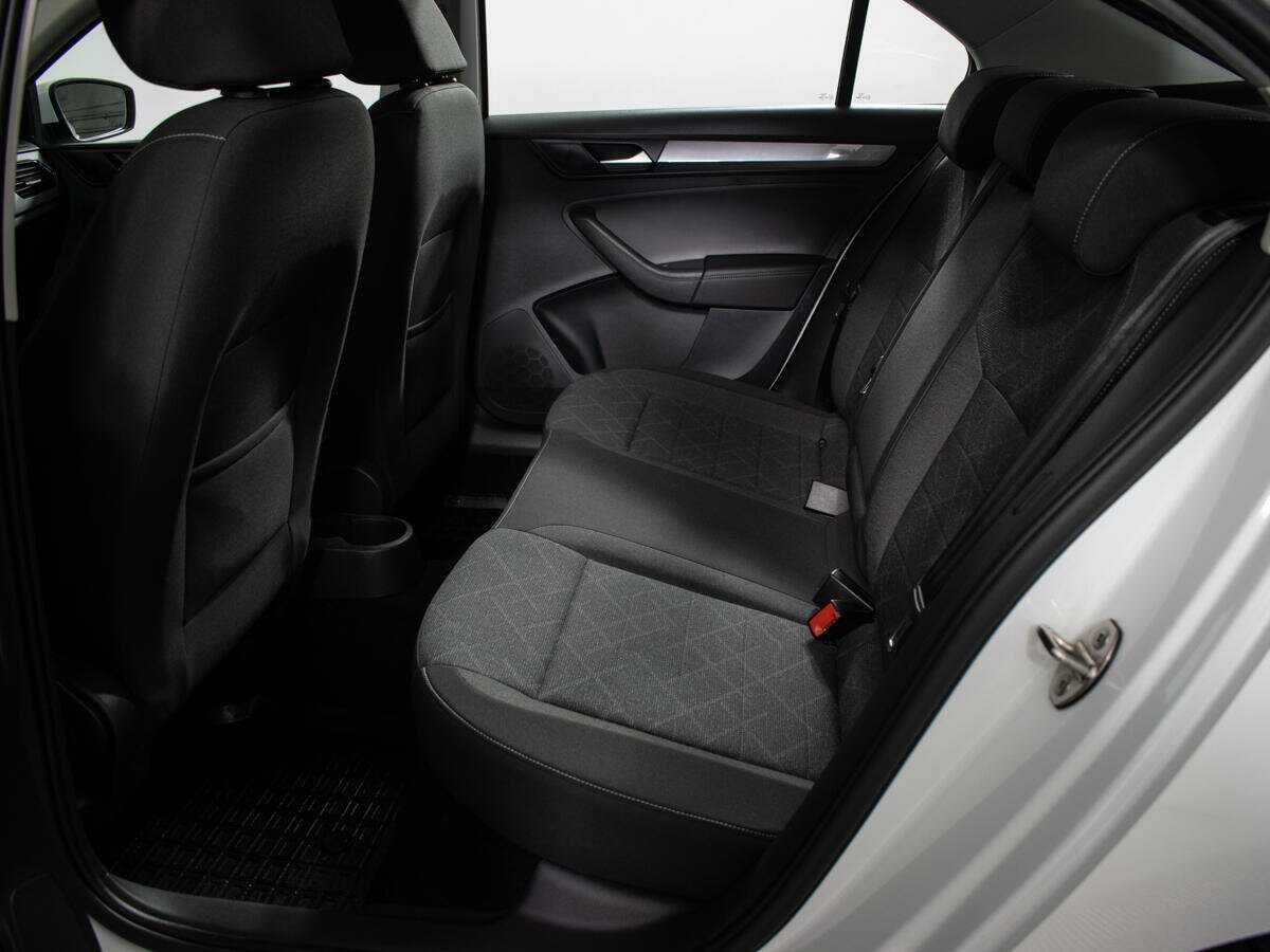 Купить Volkswagen Polo с пробегом. Фото: #8