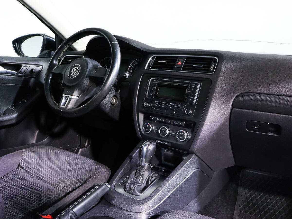 Купить Volkswagen Jetta с пробегом. Фото: #8