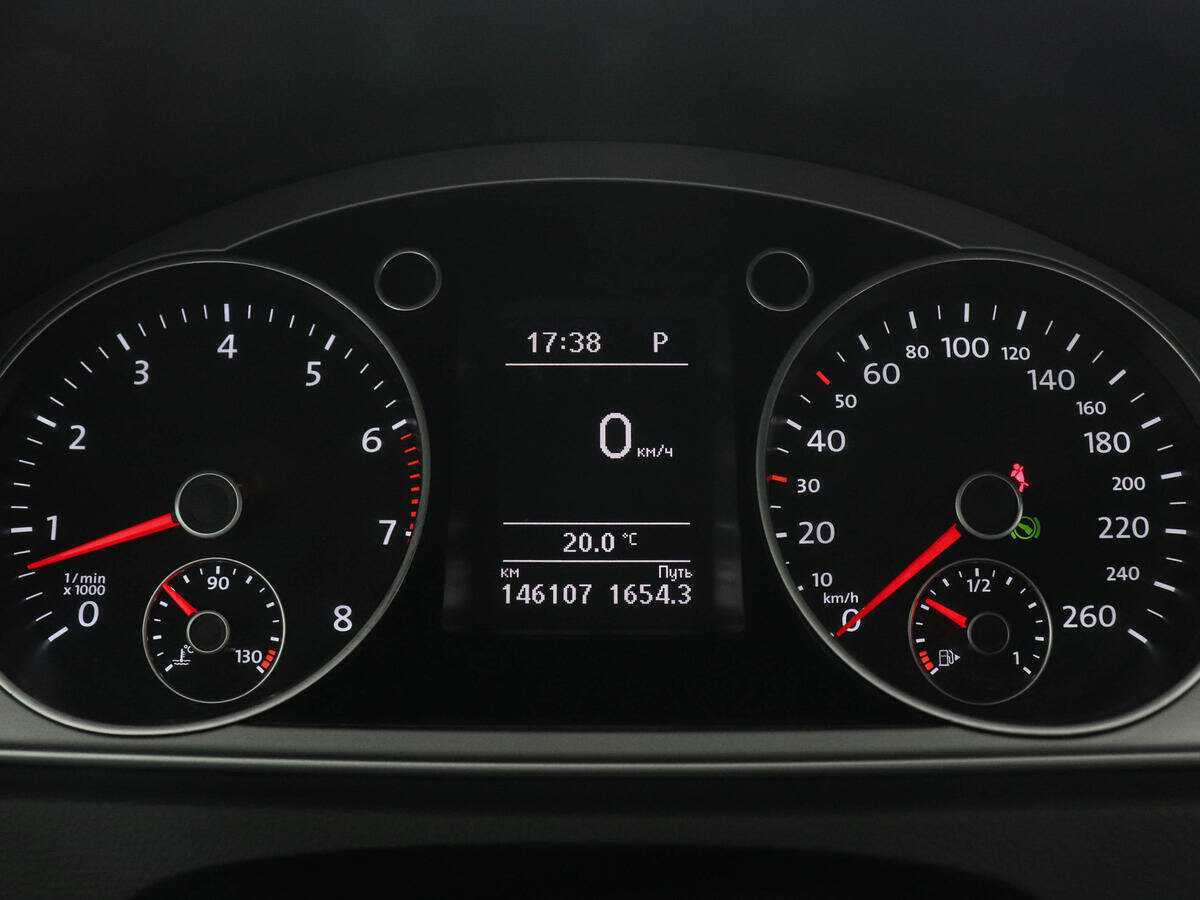 Купить Volkswagen Passat с пробегом. Фото: #10