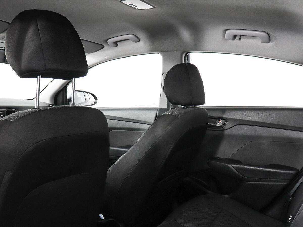 Купить Hyundai Solaris с пробегом. Фото: #11