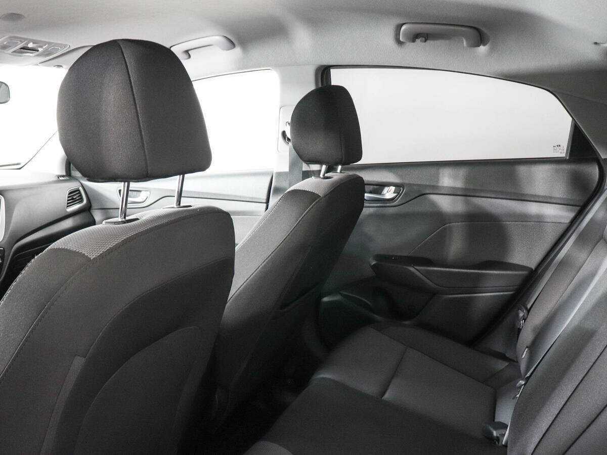 Купить Hyundai Solaris с пробегом. Фото: #11