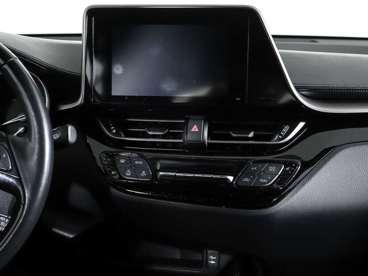 Купить Toyota C-HR с пробегом. Фото: #11