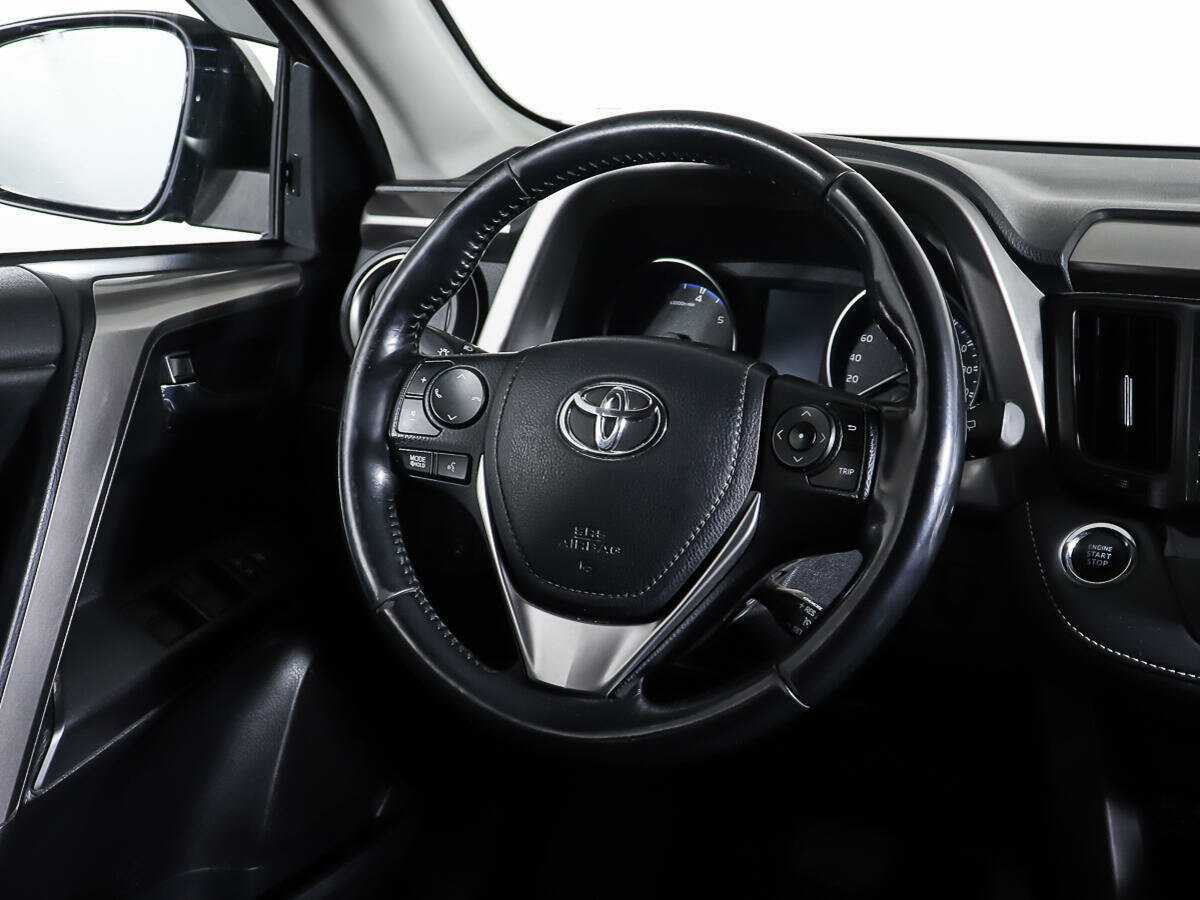 Купить Toyota RAV4 с пробегом. Фото: #16