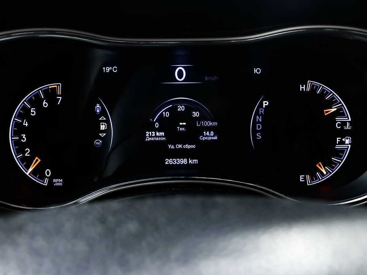 Купить Jeep Grand Cherokee с пробегом. Фото: #9