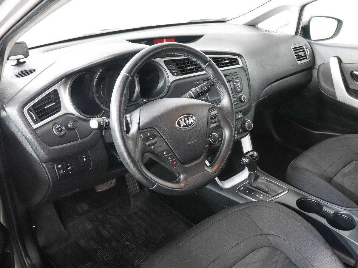Купить Kia Ceed с пробегом. Фото: #8