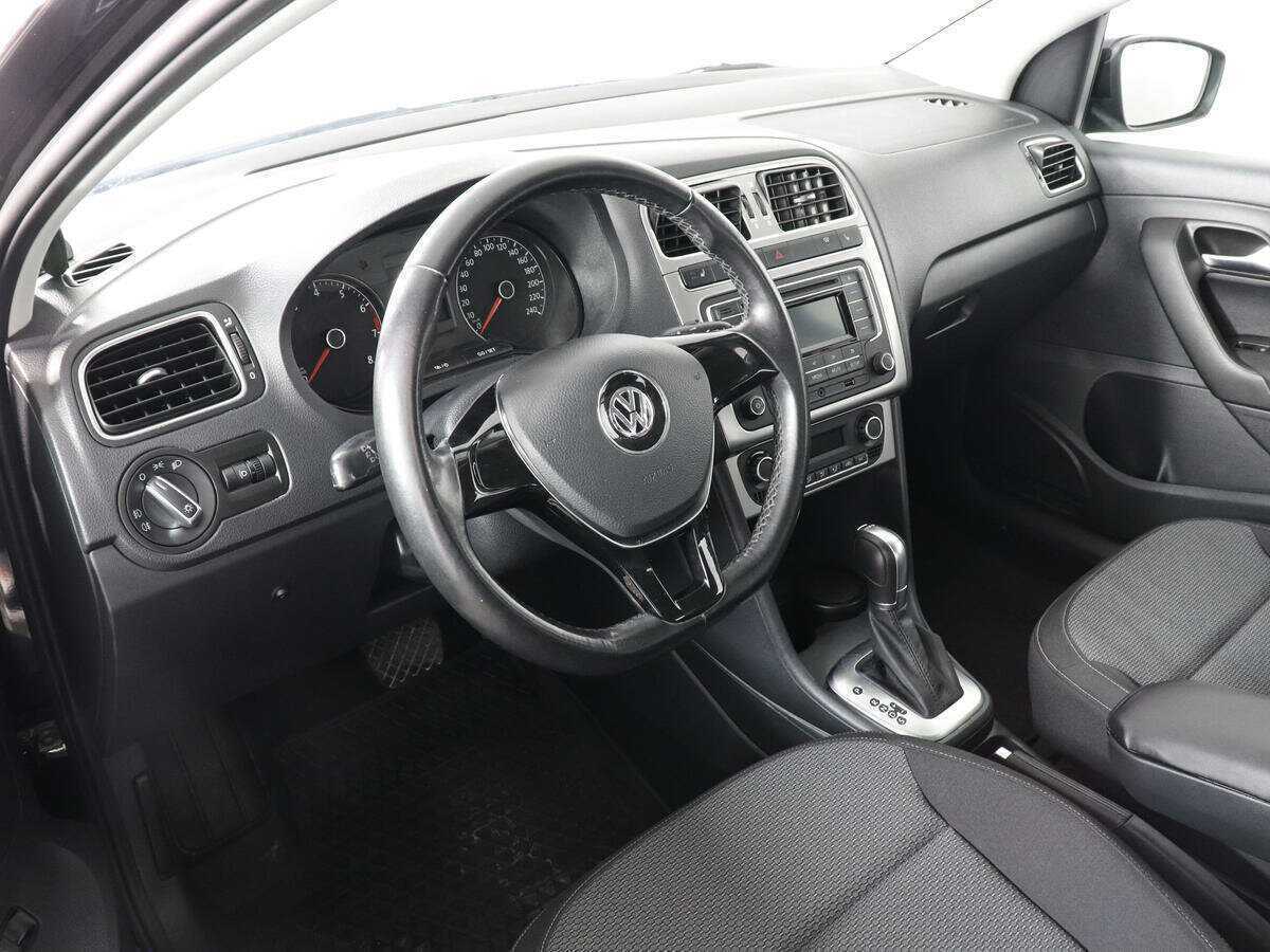 Купить Volkswagen Polo с пробегом. Фото: #6