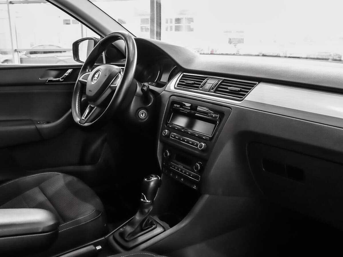 Купить Skoda Rapid с пробегом. Фото: #9