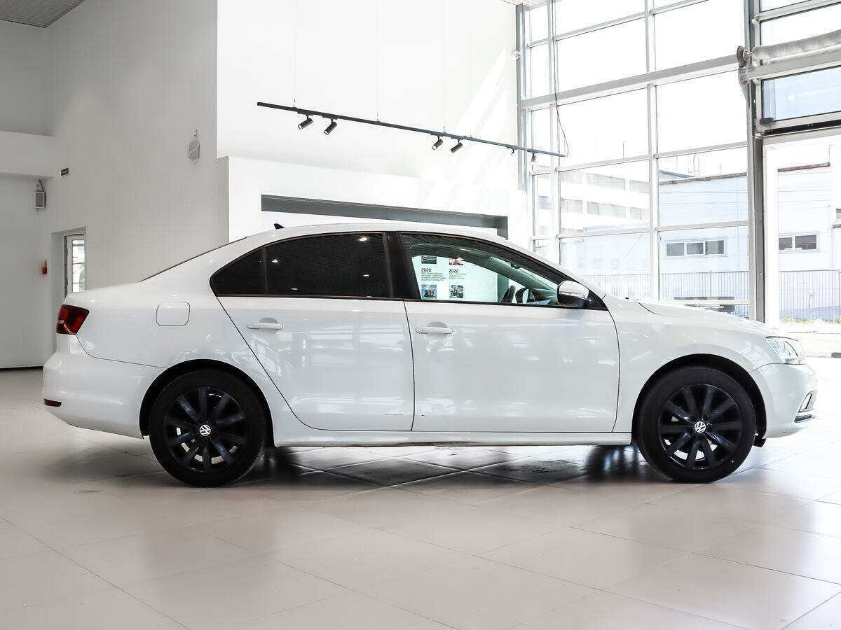 Купить Volkswagen Jetta с пробегом. Фото: #3