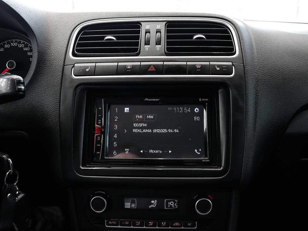 Купить Volkswagen Polo с пробегом. Фото: #10