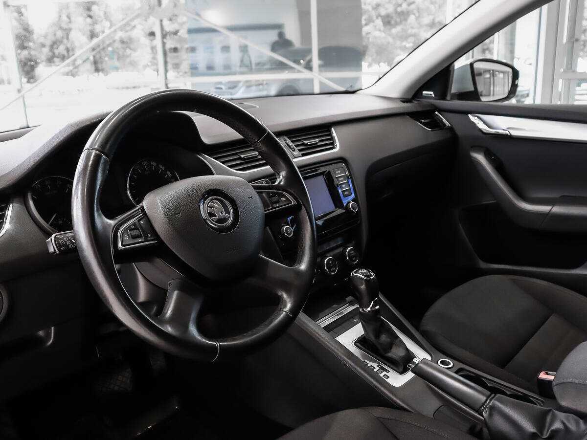 Купить Skoda Octavia с пробегом. Фото: #8