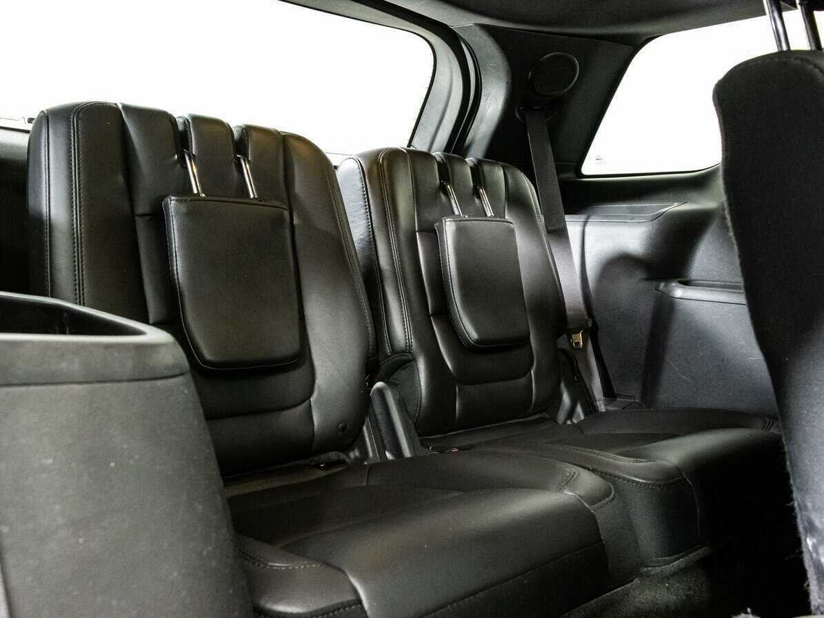 Купить Ford Explorer с пробегом. Фото: #18