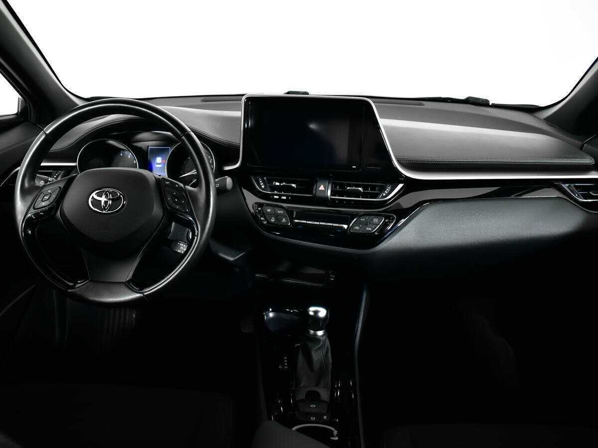 Купить Toyota C-HR с пробегом. Фото: #11