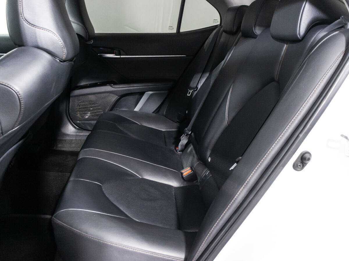 Купить Toyota Camry с пробегом. Фото: #9