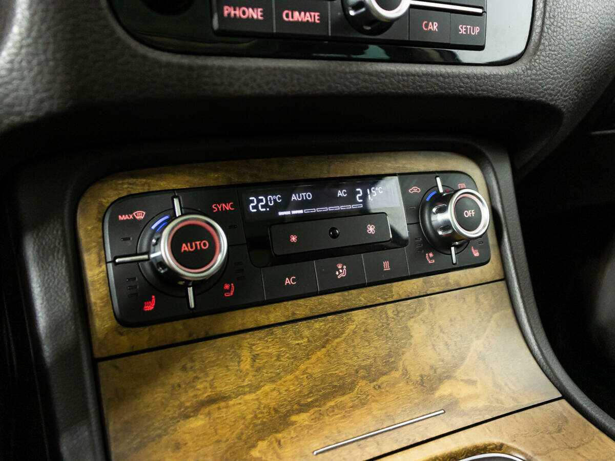 Купить Volkswagen Touareg с пробегом. Фото: #16