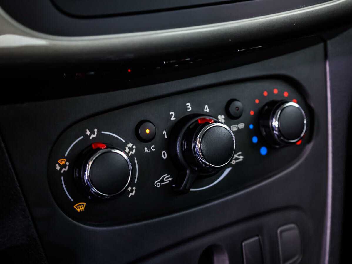 Купить Renault Logan с пробегом. Фото: #11