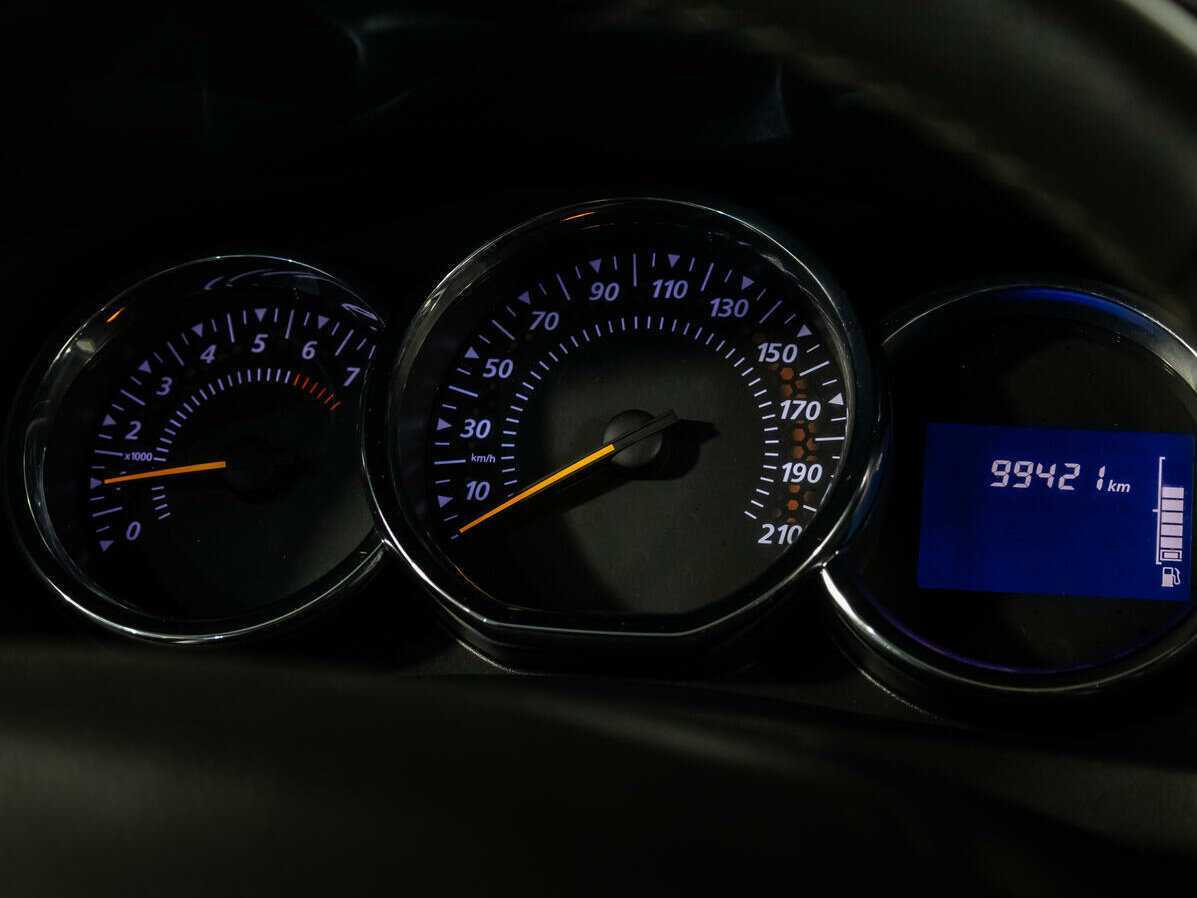 Купить Renault Sandero с пробегом. Фото: #10